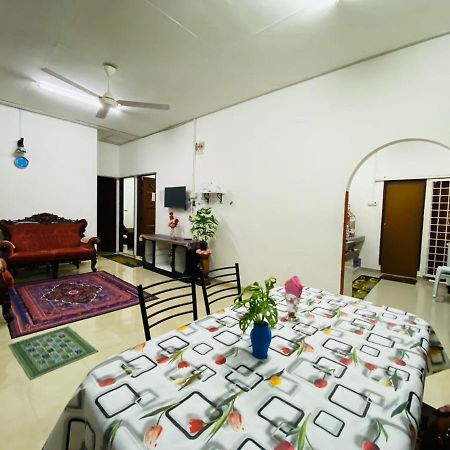 Homestay Ummi Куала Теренгану Екстериор снимка