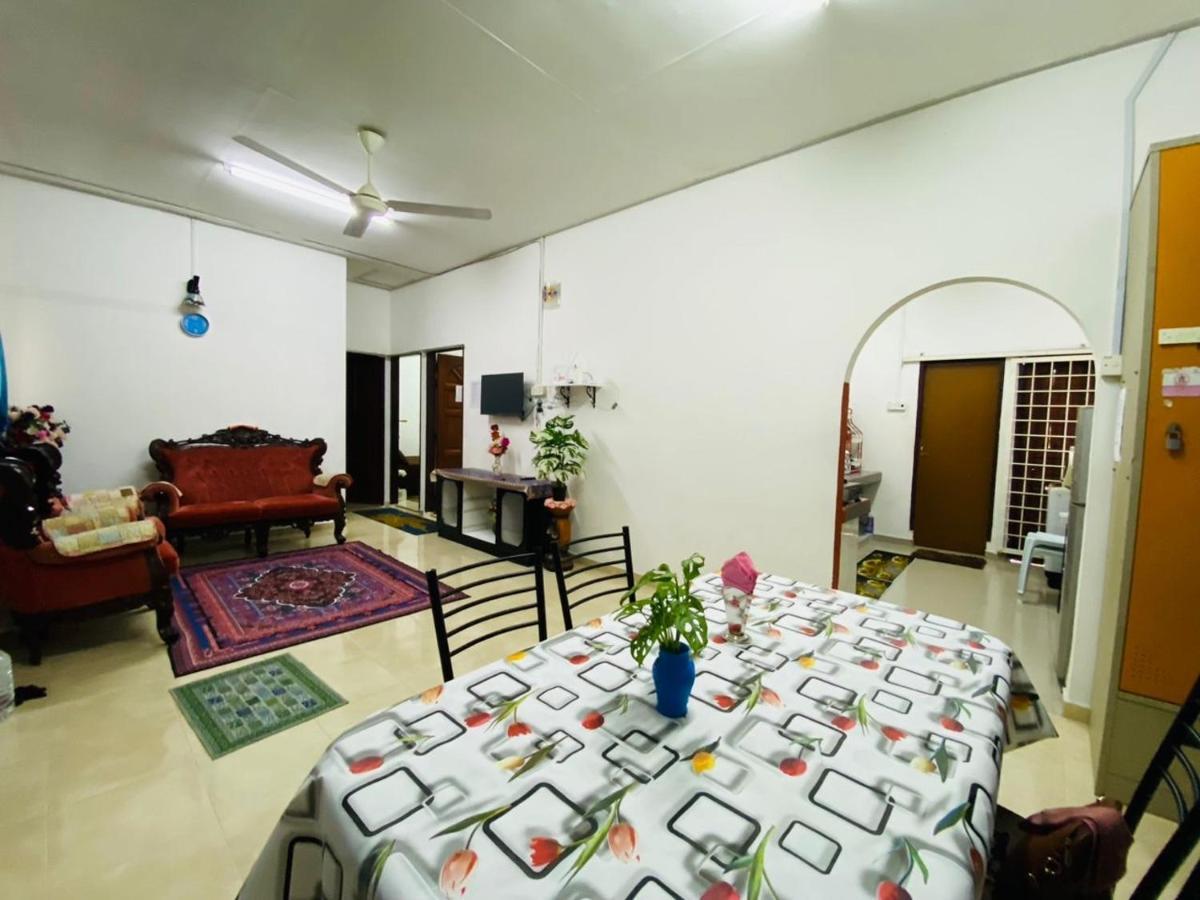 Homestay Ummi Куала Теренгану Екстериор снимка