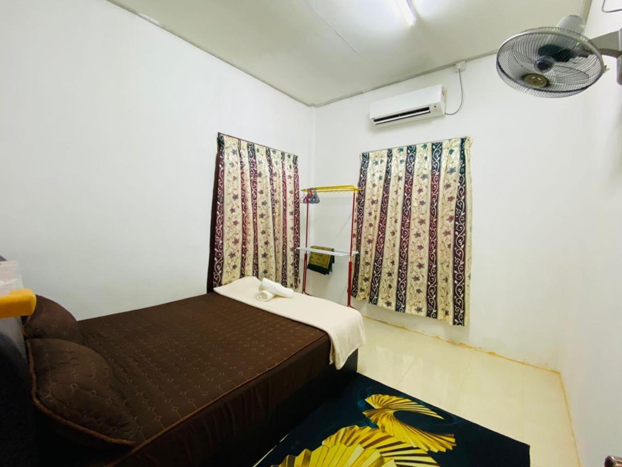 Homestay Ummi Куала Теренгану Екстериор снимка